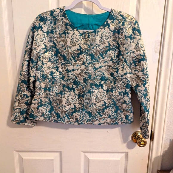 ✨3/$15✨ Women's One Button Top - Picture 1 of 7